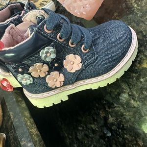 So play denim boots size 4